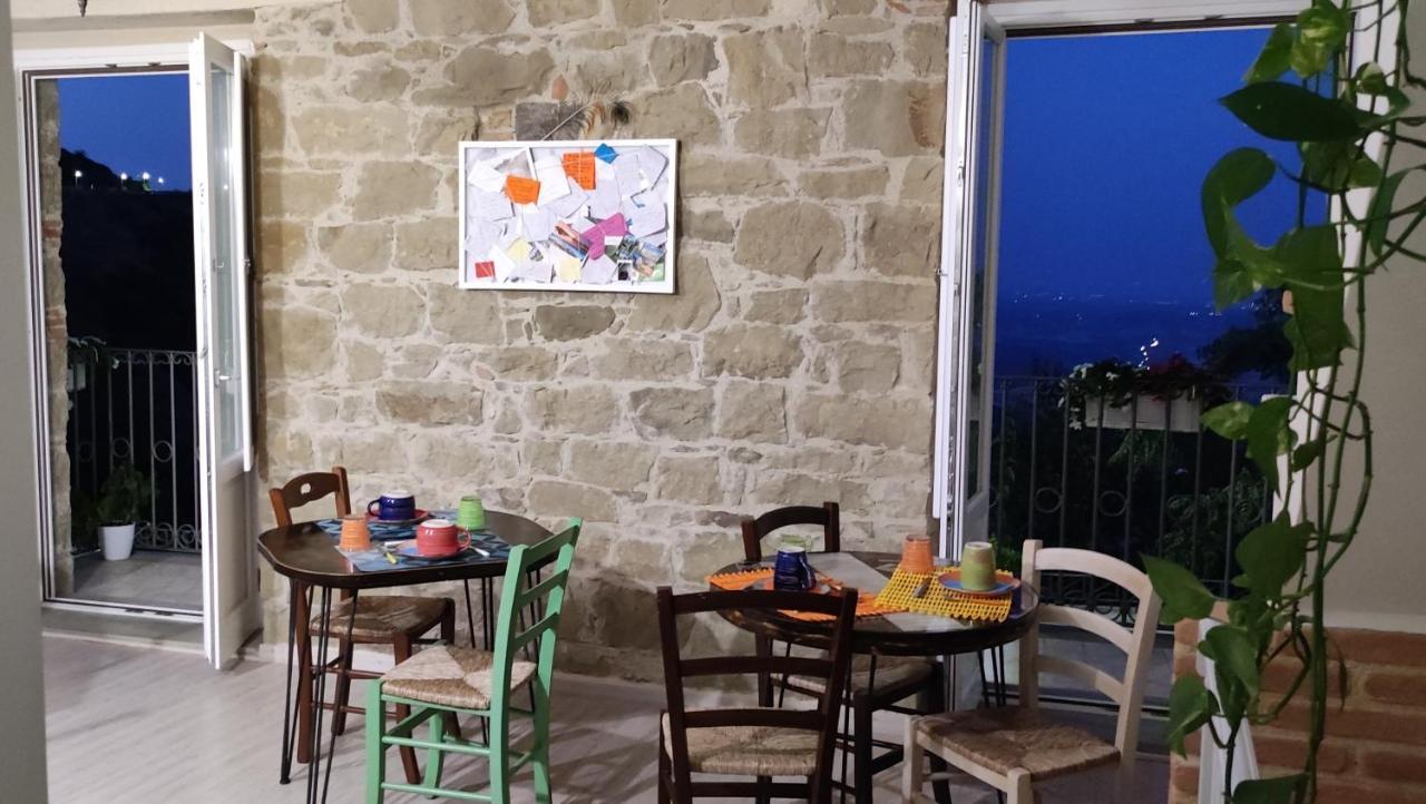 Apartamento La Casa Dei Panorami Di Colobraro Exterior foto